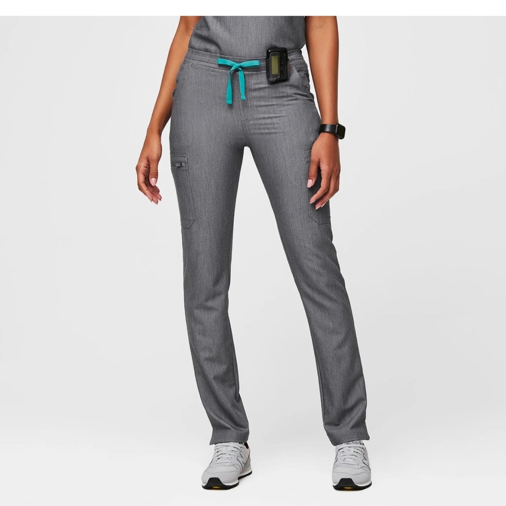 NWOT FIGS women's Graphite Yola - Skinny Scrub Pants - S / Graphite